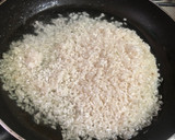 Foto del paso 1 de la receta: Sopa de arroz rojo