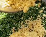 A picture of step 2 of Fried Chives Pockets.
