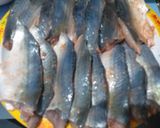 Foto langkah ke 2 dari resep Ikan kembung krispi saos teriyaki pedas.