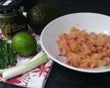 A picture of step 1 of Smoked salmon tartar - celebration starter.