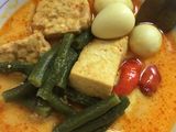 Gulai campur tempe tahu telur puyuh kacang panjang