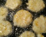 A picture of step 4 of Potato Cheese Balls.