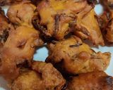A picture of step 3 of Pakoda.