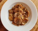 Foto del paso 14 de la receta: Muslitos de pollo relleno de gambas con sepia en salsa de avellanas y cava