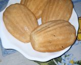 A picture of step 10 of Madeleines.