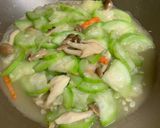 麻油絲瓜炒鴻禧菇的食譜步驟4照片