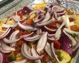 Foto del paso 3 de la receta: Papas al horno con tutifruti de colores de verduras 😗