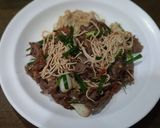 รูปขั้นตอนการทำที่ 3 ของ บะหมี่ผัดริบอาย,ต้นหอม - คีโต