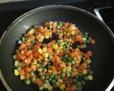 Gambar langkah 2 resipi Scrambled Eggs Mudah.
