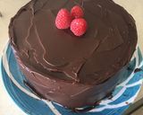 A picture of step 14 of Vanilla Cake with Chocolate Frosting.