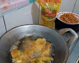 Foto langkah ke 7 dari resep Ayam Goreng Kremes.