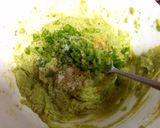 Foto del paso 3 de la receta: Mini hamburguesas de aguacate y quinoa