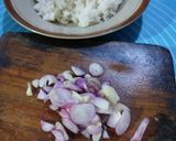 Foto langkah ke 1 dari resep Nasi Goreng Merah Putih.