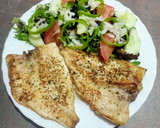 Foto del paso 3 de la receta: Filetes de dorada con ensalada