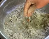 लहसुन वाली बाजरे की रोटी (lehsun wali bajre ki roti recipe in Hindi) रेसिपी चरण 4 फोटो