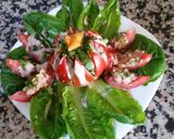 Une image de l'étape 3 de Salade de tomate au thon, carotte et laitue.