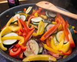 Mediterrán hekkfilé zöldségágyon recept fázis 1 fotója