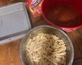 A picture of step 3 of Pizza Ziti.