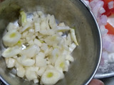 ગાર્લિક રવા ઉત્તપા (Garlic Rava Uttapa Recipe In Gujarati)