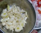 ગાર્લિક રવા ઉત્તપા (Garlic Rava Uttapa Recipe In Gujarati) રેસીપી સ્ટેપ2ફોટો