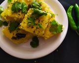 A picture of step 9 of Khanan dhokla.