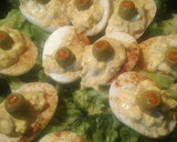 A picture of step 7 of Deviled eggs and broccoli.