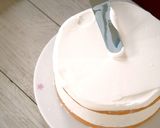 A picture of step 19 of Strawberry Decoration Cake, Chantilly Fraise.