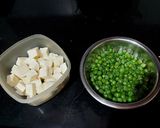 A picture of step 1 of Restaurant Style Matar Paneer.