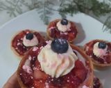 Foto del paso 5 de la receta: Tartitas Con Crema Pastelera Y Frutillas Para "El Día Del Amigo ❤️"