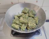 A picture of step 7 of Instant spinach dhokla with green chutney.