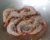 Foto langkah ke 2 dari resep Udang Asam Manis praktis.