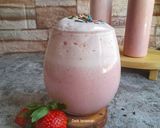 Foto langkah ke 3 dari resep Smoothie Stroberi.