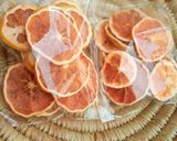 A picture of step 3 of Dried grape fruit wheel.