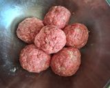A picture of step 2 of Garlic Spaghetti & Meatballs.