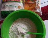 Foto langkah ke 3 dari resep Adonan dasar roti tanpa ulen dengan minyak goreng.