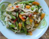 Foto langkah ke 4 dari resep Tumis jamur tiram, buncis, wortel.