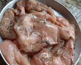 Foto del paso 1 de la receta: Milanesas de pollo a la napolitana
