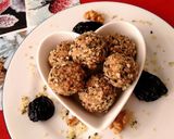 Foto del paso 6 de la receta Bolitas RAW de nueces, ciruelas y semillas de cáñamo con toque de agua de mar