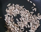 A picture of step 2 of Healthy Trail Mix With Roasted Sunflower Seeds.
