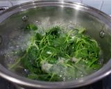 Hình bước làm 1 của món Canh rau má nấu tôm