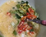 Foto langkah ke 3 dari resep Telur Dadar Gimbal.