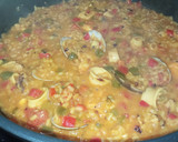 Foto del paso 3 de la receta: ARROZ CON LANGOSTINOS, CHIPIRONES Y ALMEJAS