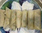 A picture of step 3 of Chicken and vegetables spring rolls.