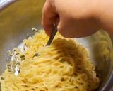 Foto langkah ke 3 dari resep Milor (Mie Instan Telor) Goreng.