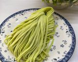 Foto langkah ke 4 dari resep Mie Ayam Hijau (Daun Katuk).