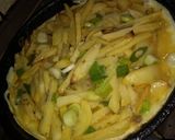 Foto del paso 3 de la receta: Tortilla de papa al verdeo