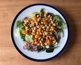 Foto del paso 6 de la receta Ensalada de garbanzos con boniato y salsa de yogurt