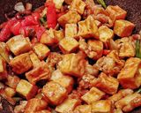 Foto langkah ke 5 dari resep Stir Fry Chicken Tofu.
