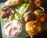 A picture of step 5 of Mirchi Bhajji.