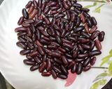 A picture of step 1 of Rajma palak curry.